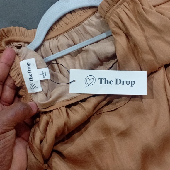 The Drop “Miriam” Feminine Ruffle Blouse – Camel | New With Tags - Picture 7 of 9